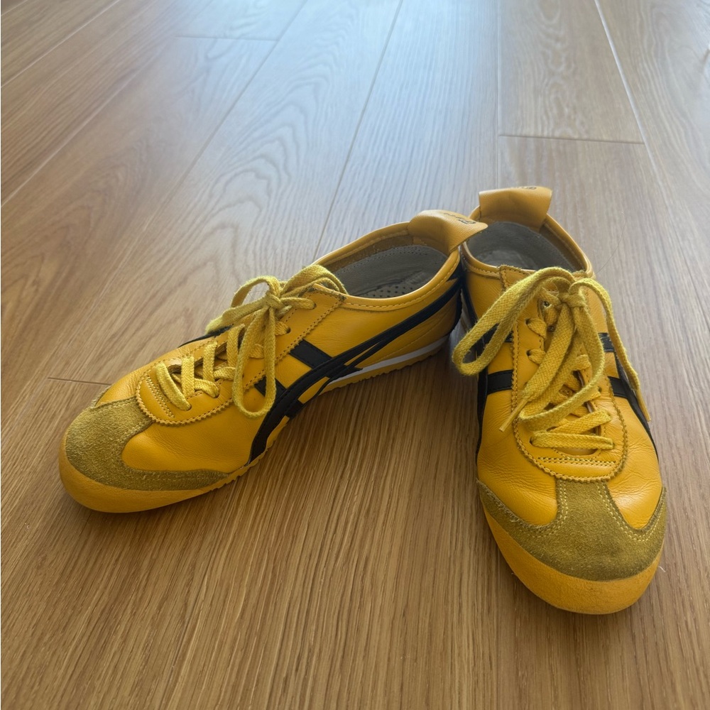 Onitsuka Tiger Yellow and Black Sneakers (size 6.5 runs in men’s sizing)
